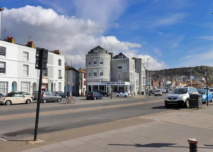 Old Town Flat With Sea View