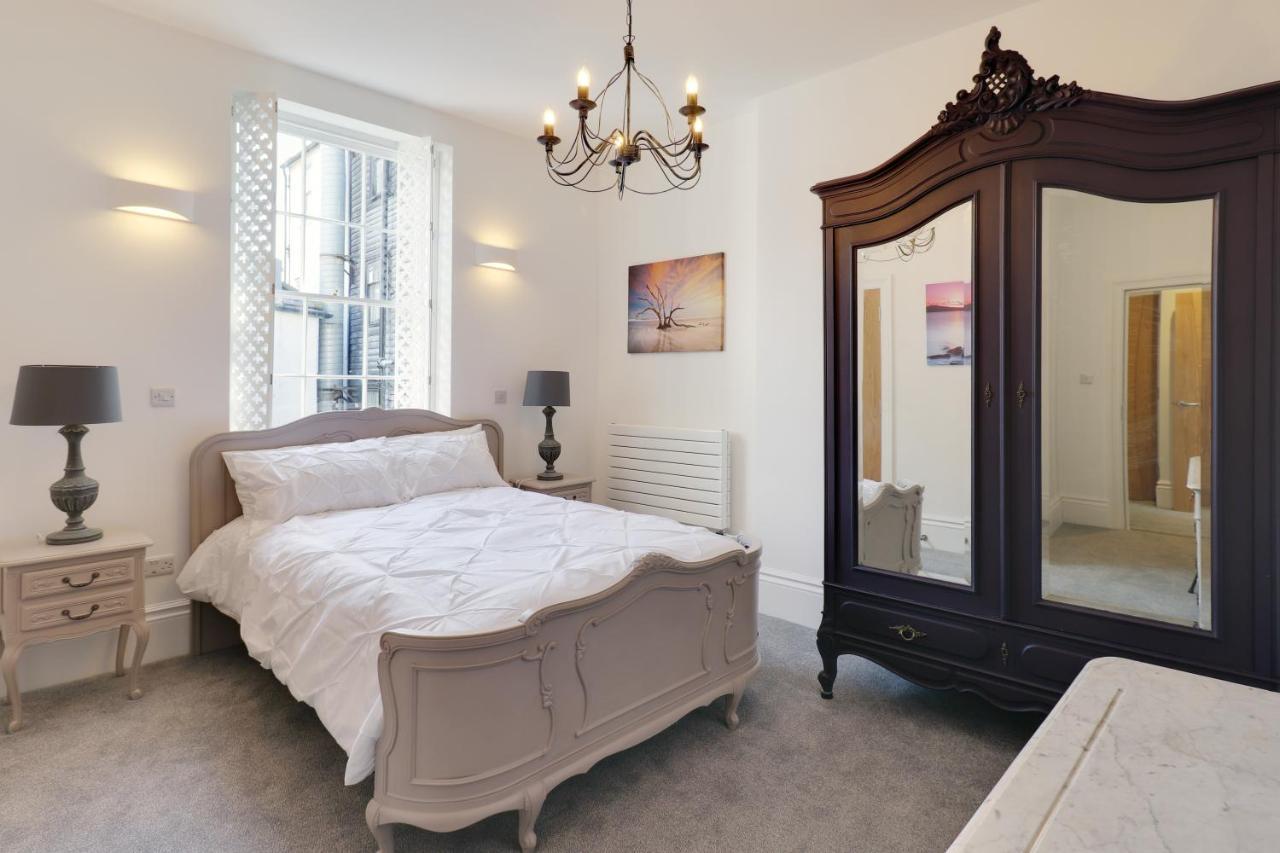 Old Town Flat With Sea View Apartment